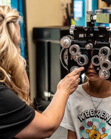 https://media-onesight.essilorluxottica.com/cms/caas/v1/media/155206/data/61fcb579f379bad44c99f79d3461e921/RA375X520/375/imgbgbanner.png
