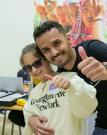 https://media-onesight.essilorluxottica.com/cms/caas/v1/media/170488/data/23486f361fc81b64cef458e409cf626c/RA375X520/375/image1.jpg