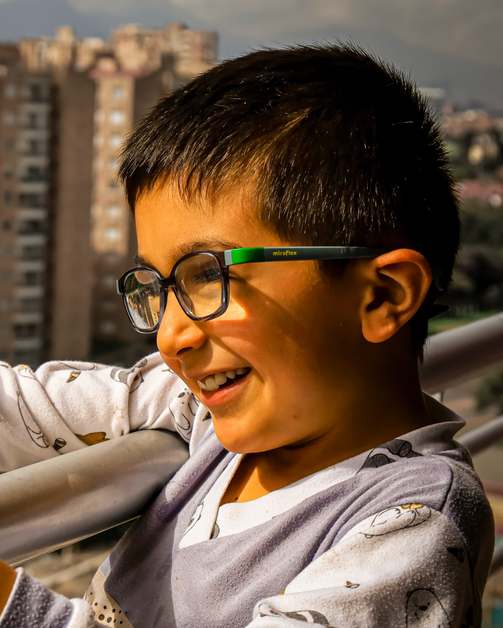http://cms-onesight.essilorluxottica.com/caas/v1/media/261240/data/picture/3fc3fbcc0ec8216503361d2b76dbb310.jpg
