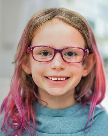 https://media-onesight.essilorluxottica.com/cmsuat/caas/v1/media/164822/data/5602bbda4137156f2b8b4c76156c4b1c/RA375X520/375/imgbgbanner.jpg