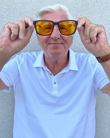 https://media-onesight.essilorluxottica.com/cmsuat/caas/v1/media/176964/data/b75a7d6644205ad21c3f02cad29bb0a8/RA375X520/375/l2-1.jpg