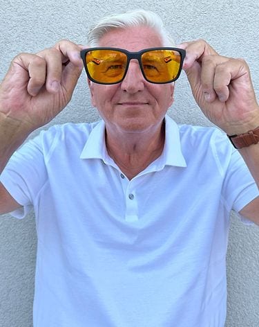 https://media-onesight.essilorluxottica.com/cmsuat/caas/v1/media/177044/data/bfe41f74450ca712c3d57a3fdb09f927/RA375X520/375/l2-1.jpg